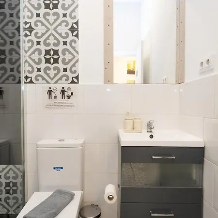 Apartament For 2 Px - 10' Walk - Barcelona Center 25' Train Sant Adrià del Besòs